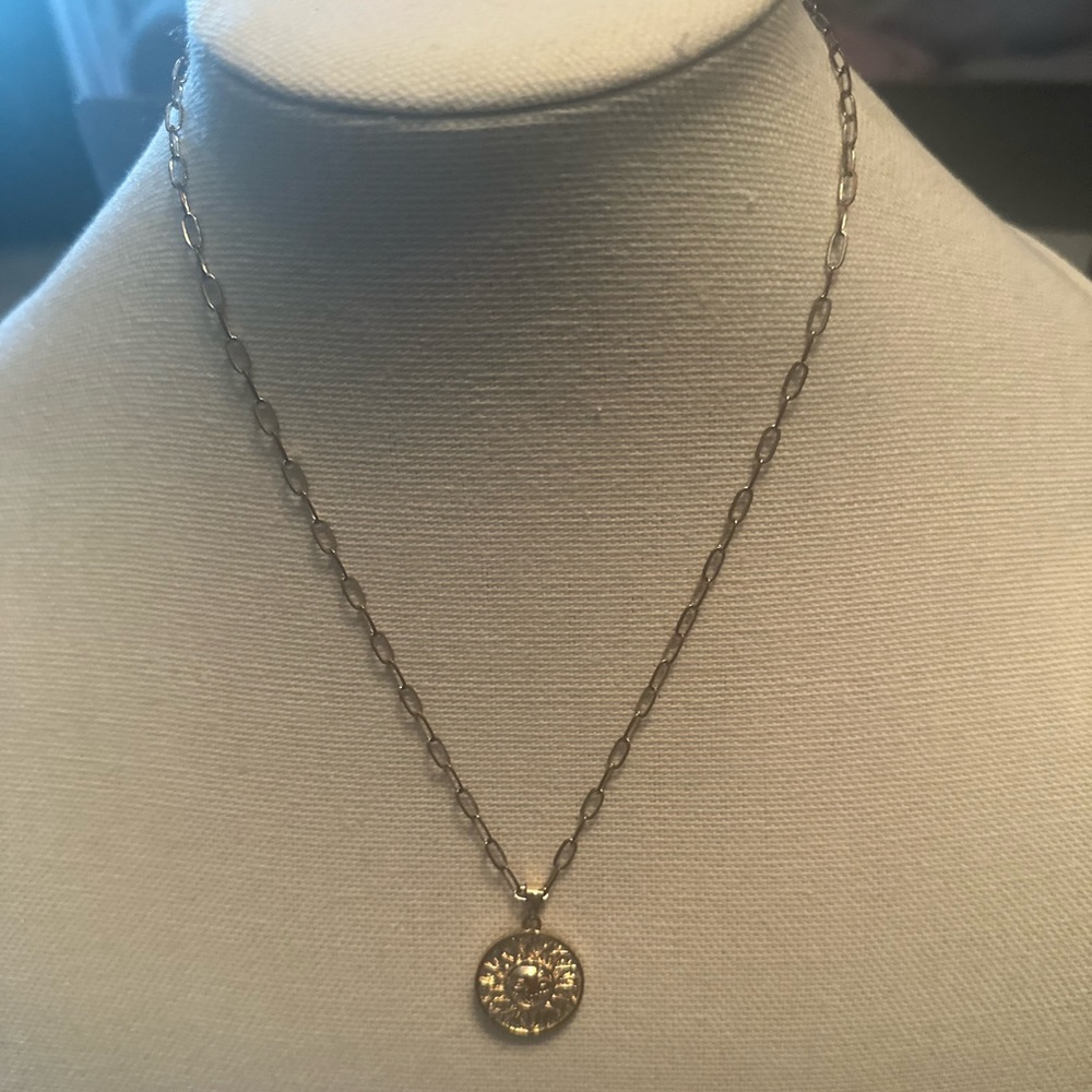 Sun pendant necklace
